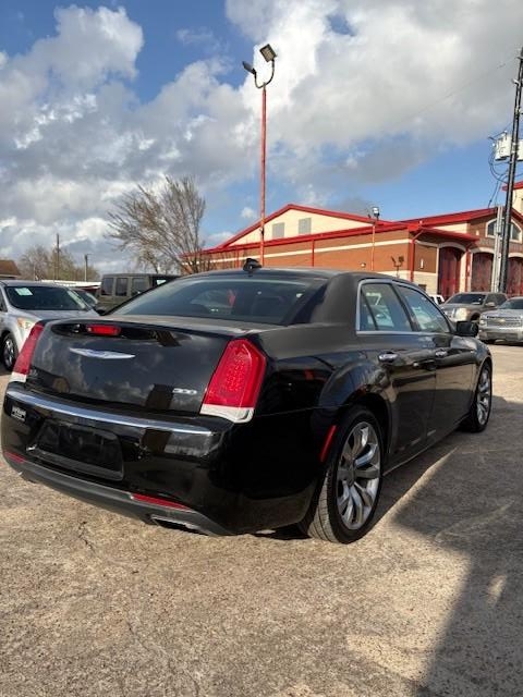 Chrysler 300 Vehicle Image 04
