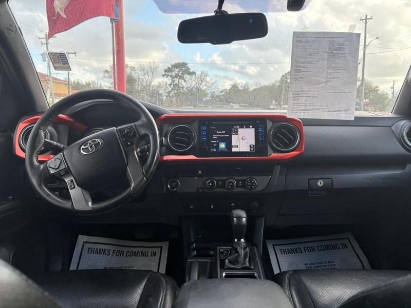 Toyota Tacoma Vehicle Image 06