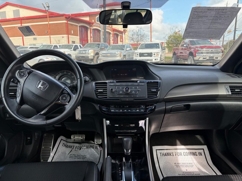 Honda Accord Sedan Vehicle Image 06