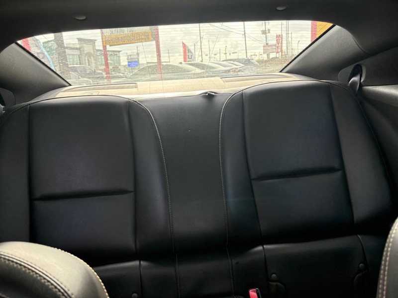 Chevrolet Camaro Vehicle Image 05