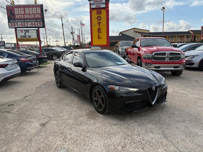 Alfa Romeo Giulia Vehicle Image 02