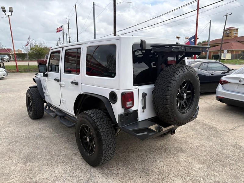 Jeep Wrangler Unlimited Vehicle Image 04