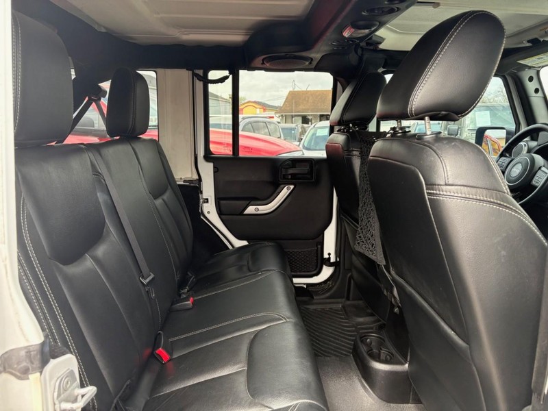 Jeep Wrangler Unlimited Vehicle Image 06