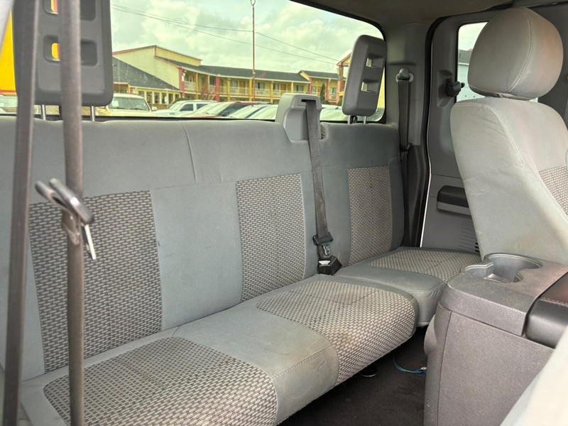 Ford Super Duty F-250 SRW Vehicle Image 05