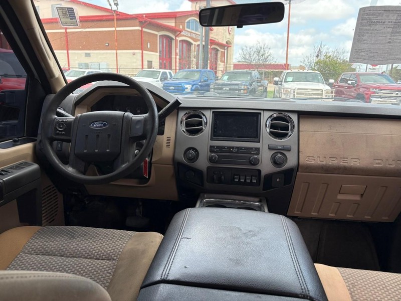 Ford Super Duty F-250 SRW Vehicle Image 06