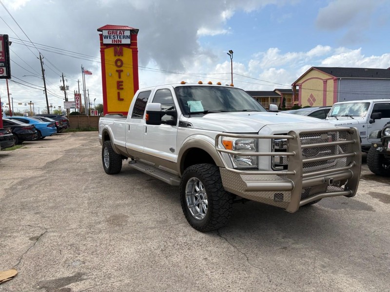 Ford Super Duty F-350 SRW Vehicle Image 02