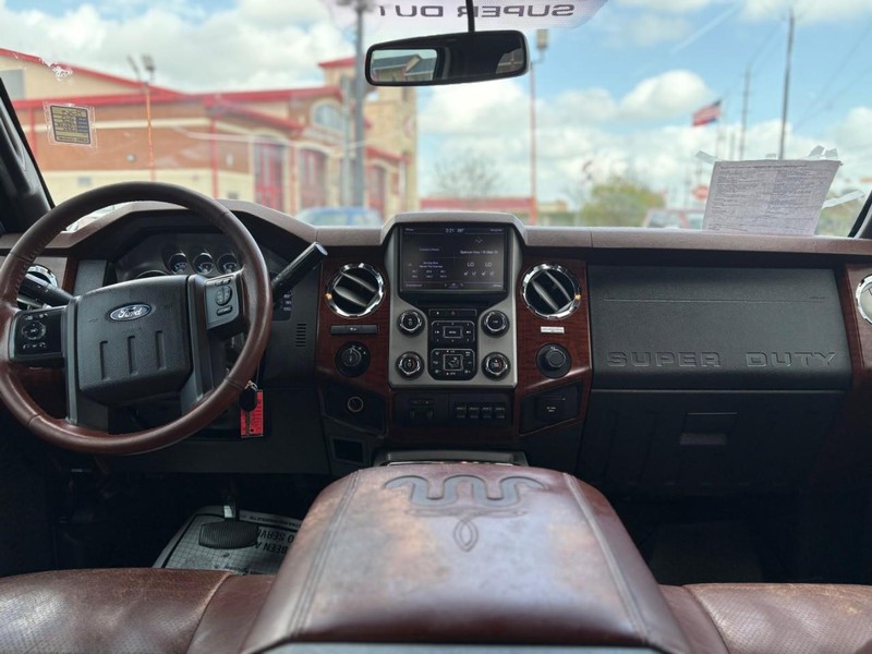 Ford Super Duty F-350 SRW Vehicle Image 06