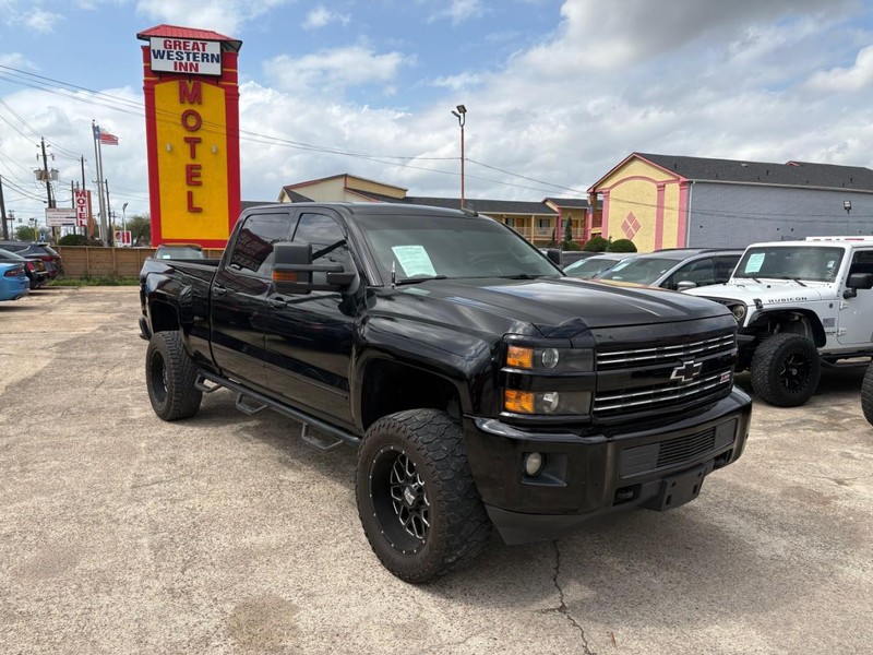 Chevrolet Silverado 2500HD Vehicle Image 02