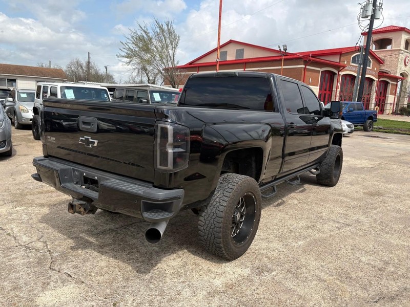 Chevrolet Silverado 2500HD Vehicle Image 04
