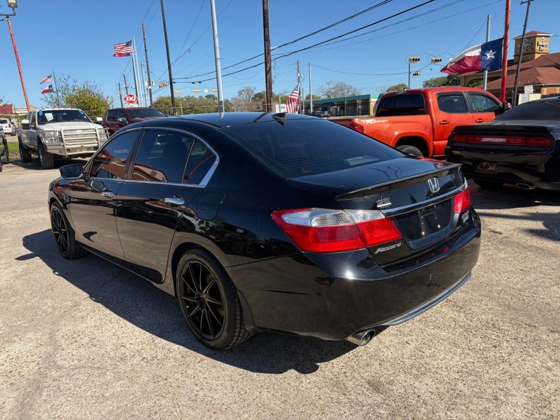 Honda Accord Sedan Vehicle Image 03