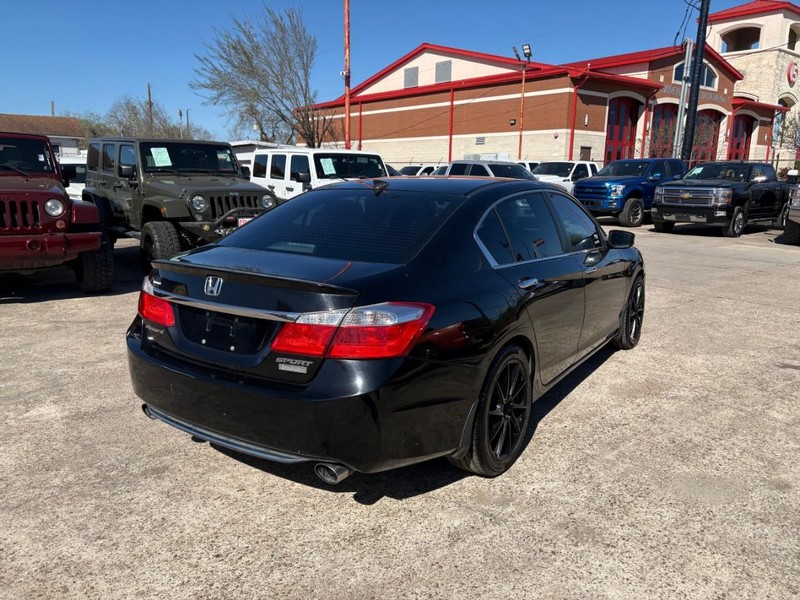 Honda Accord Sedan Vehicle Image 04