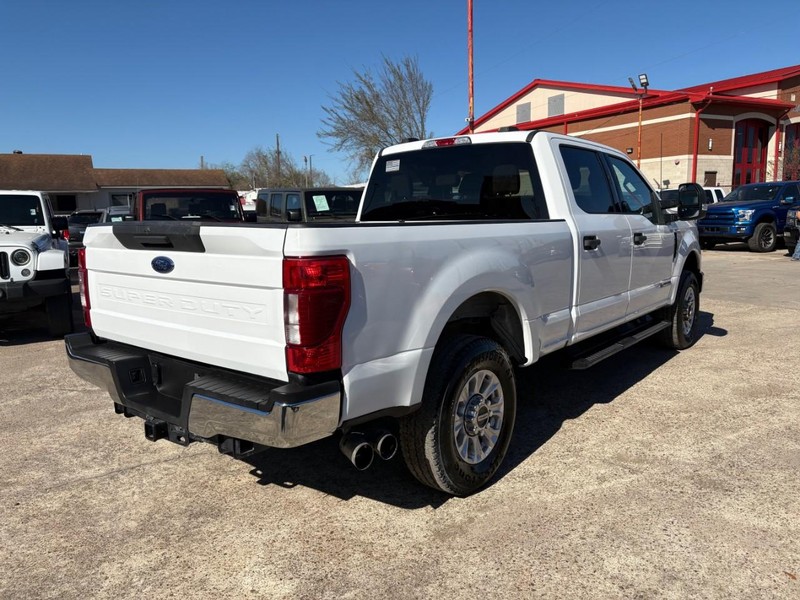 Ford Super Duty F-250 SRW Vehicle Image 04