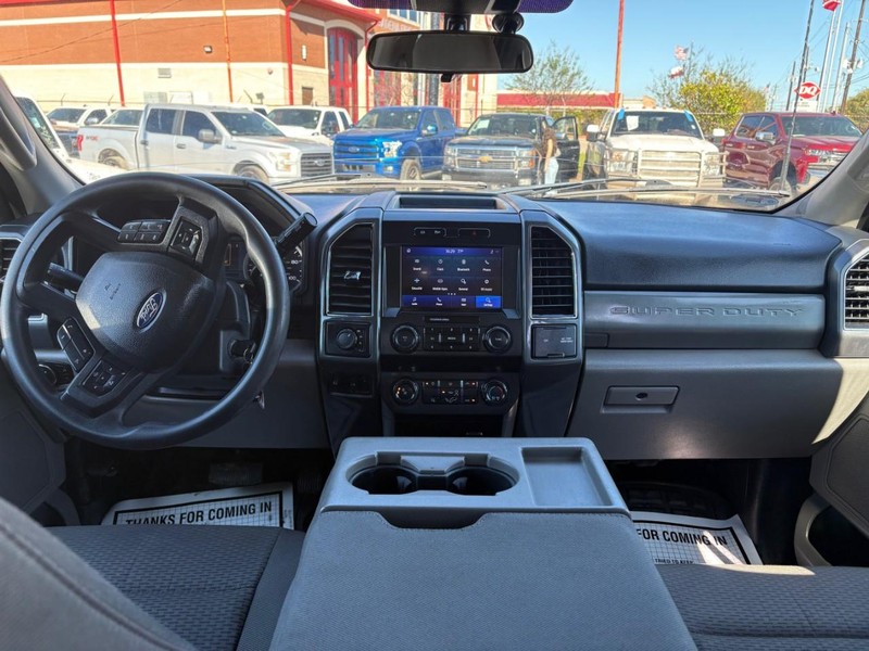 Ford Super Duty F-250 SRW Vehicle Image 06