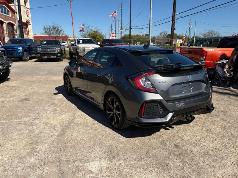 Honda Civic Hatchback Vehicle Image 03