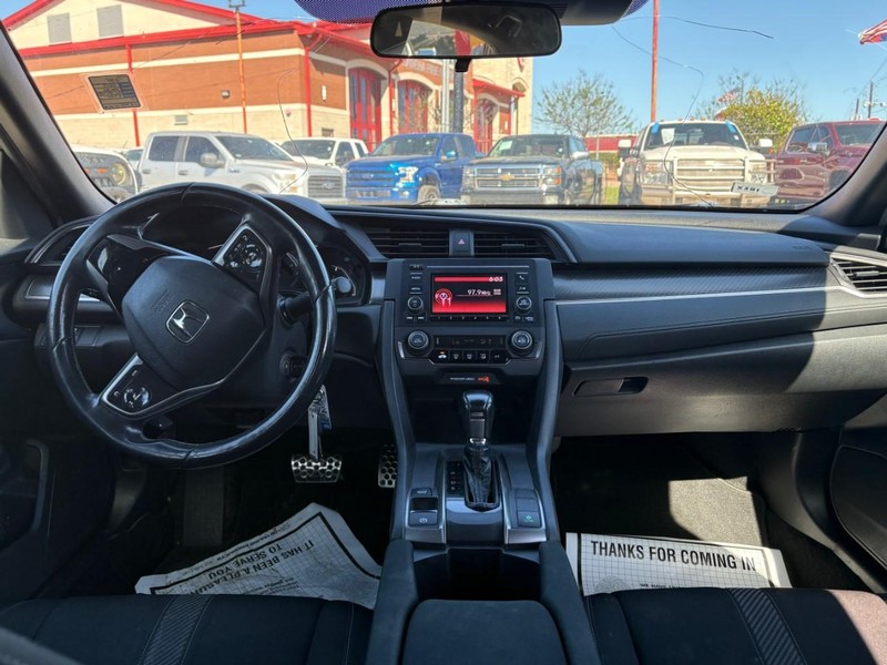 Honda Civic Hatchback Vehicle Image 06