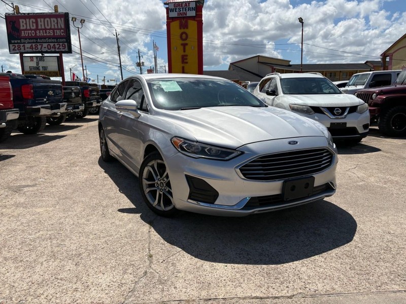 Ford Fusion Vehicle Image 02