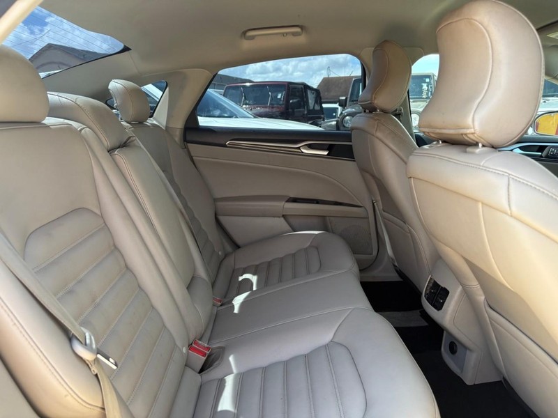 Ford Fusion Vehicle Image 05