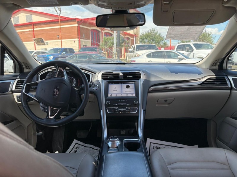 Ford Fusion Vehicle Image 06