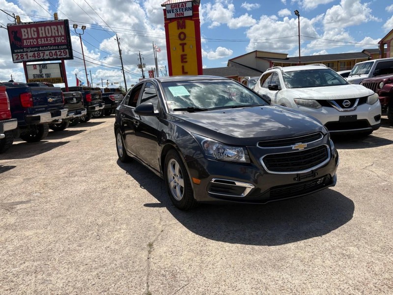Chevrolet Cruze Limited Vehicle Image 02
