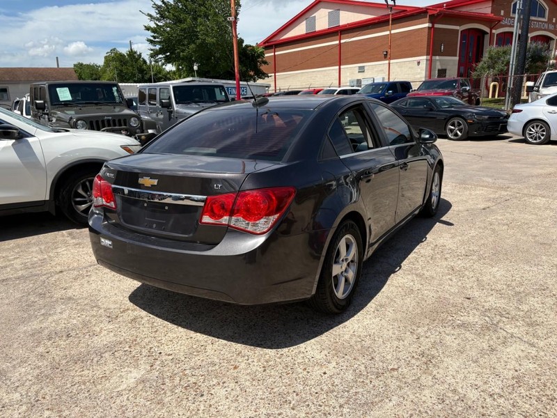 Chevrolet Cruze Limited Vehicle Image 04