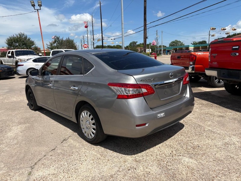 Nissan Sentra Vehicle Image 03