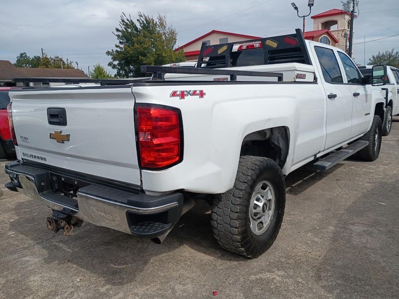 Chevrolet Silverado 2500HD Vehicle Image 05
