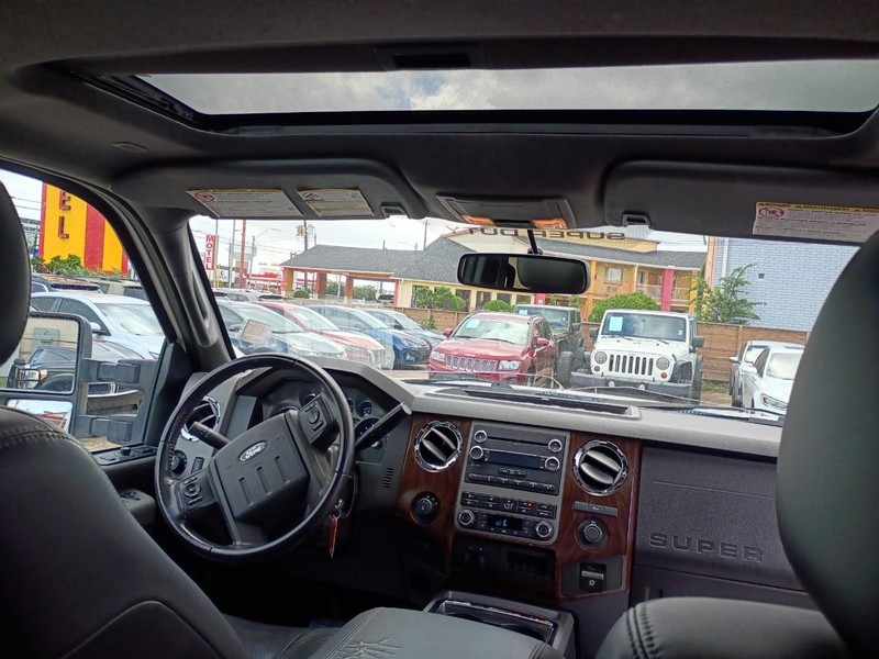 Ford Super Duty F-250 SRW Vehicle Image 06