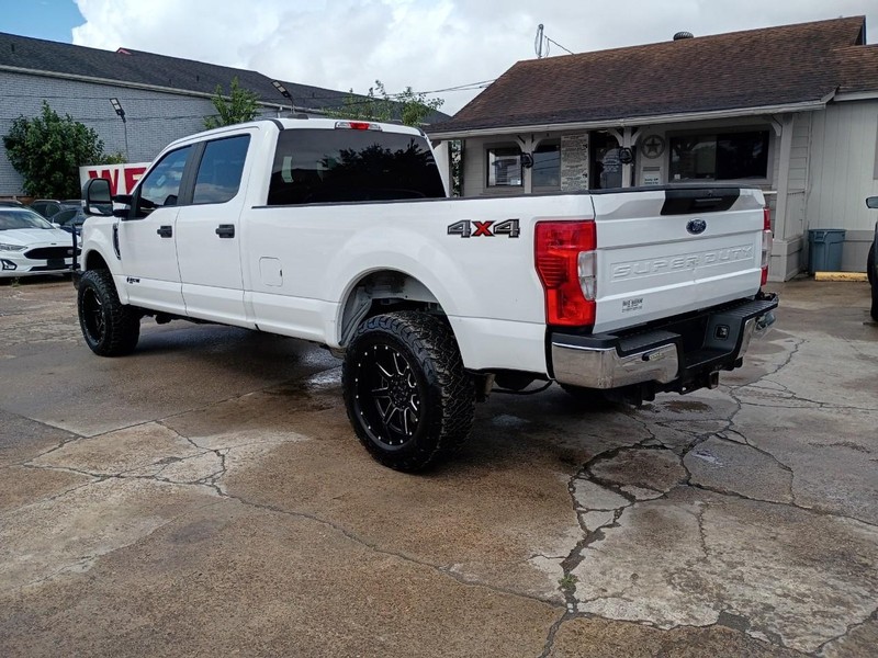 Ford Super Duty F-250 SRW Vehicle Image 05