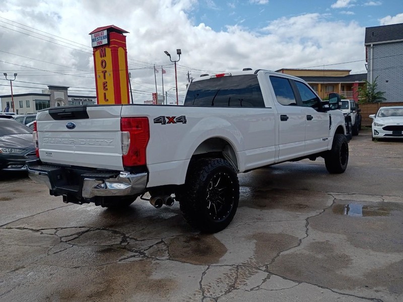Ford Super Duty F-250 SRW Vehicle Image 06