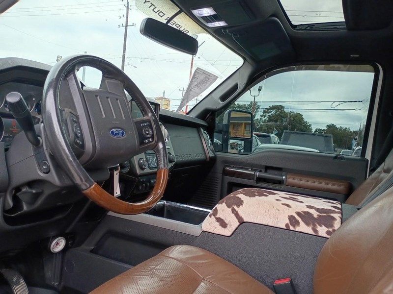 Ford Super Duty F-250 SRW Vehicle Image 08