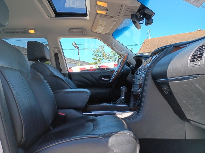 INFINITI QX80 Vehicle Image 03