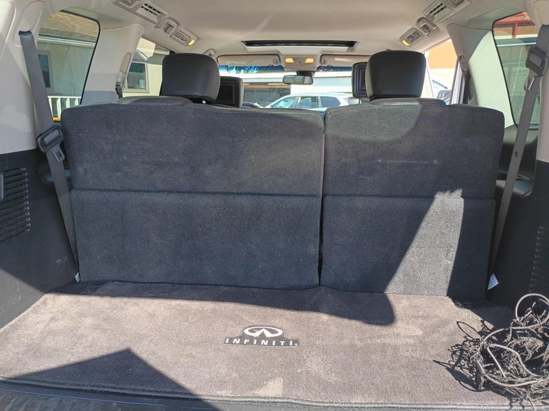 INFINITI QX80 Vehicle Image 04