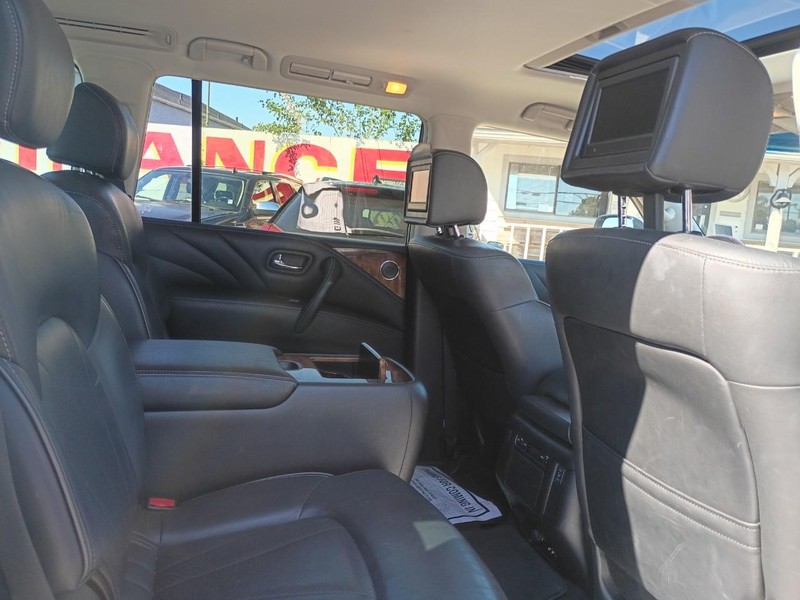 INFINITI QX80 Vehicle Image 05