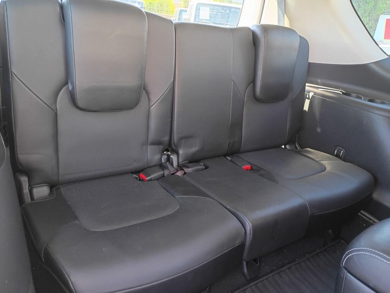 INFINITI QX80 Vehicle Image 06