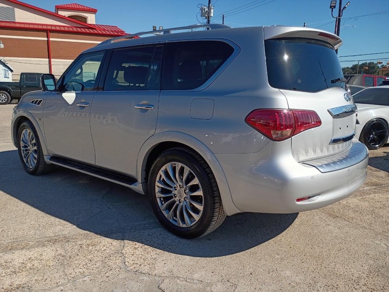INFINITI QX80 Vehicle Image 09