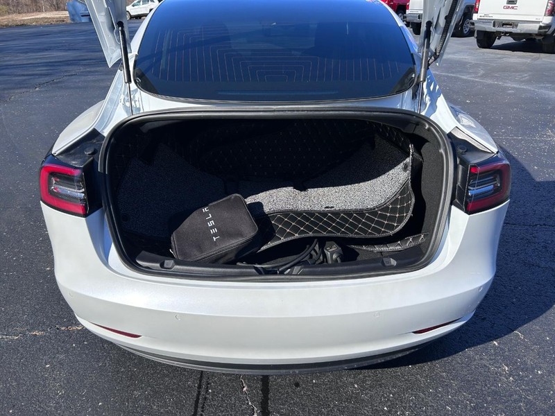 Tesla Model 3 Vehicle Image 05