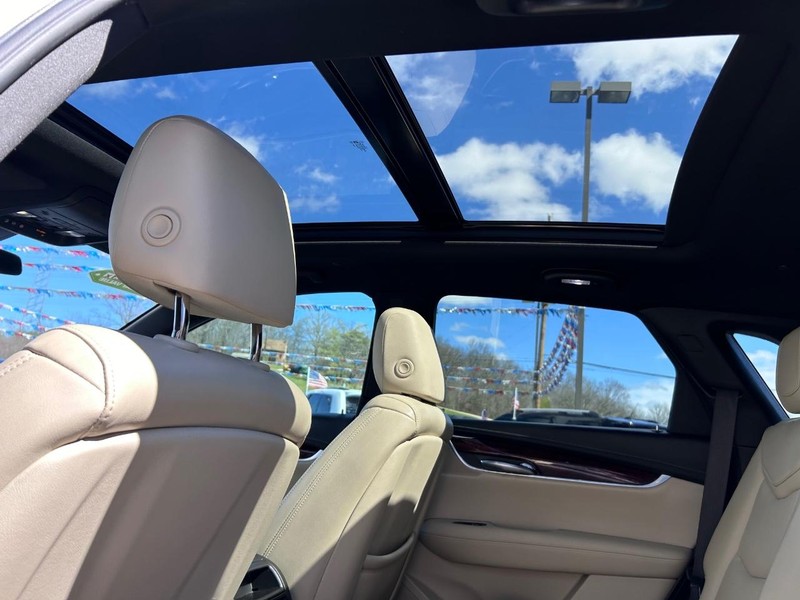 2018 Cadillac XT5 Luxury FWD photo
