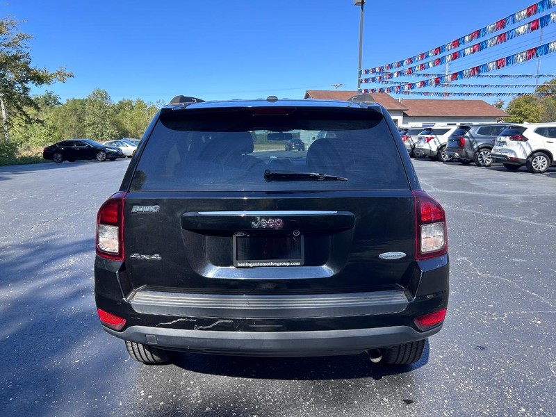 2016 Jeep Compass Latitude photo 4