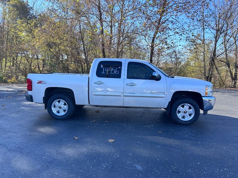 2012 Chevrolet Silverado 1500 LT photo 2