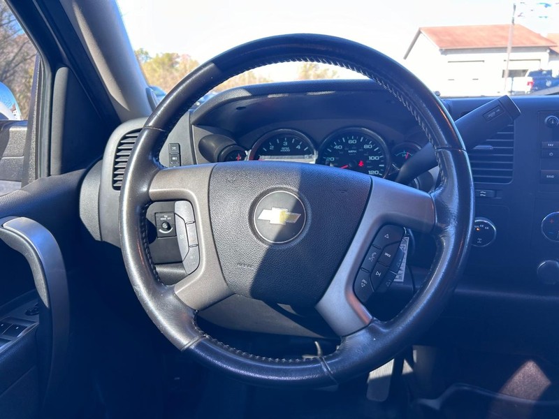 2012 Chevrolet Silverado 1500 LT photo 9