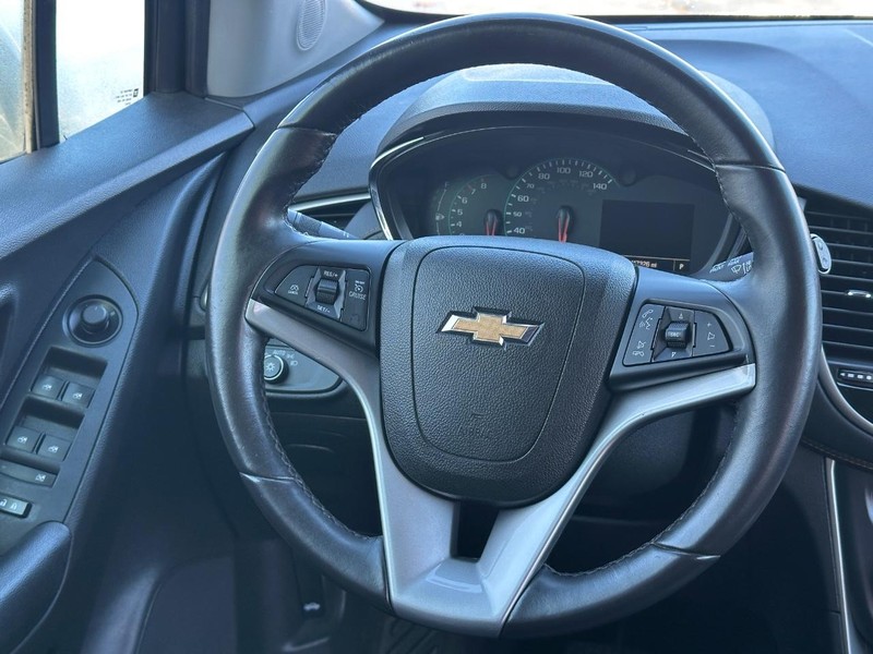 2018 Chevrolet Trax LT photo 12