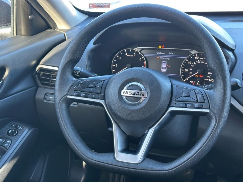 2022 Nissan Altima SV photo 12