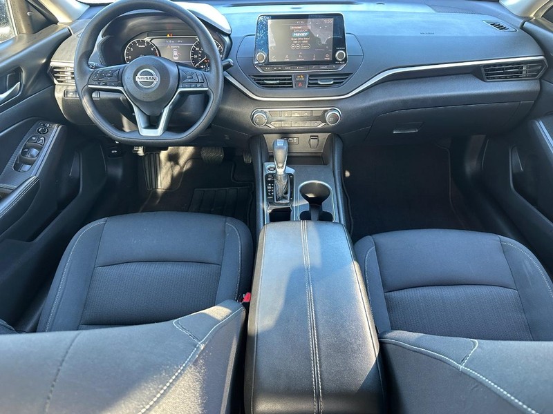 2022 Nissan Altima SV photo 11