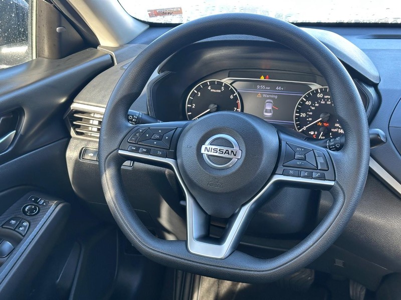 2022 Nissan Altima SV photo 12