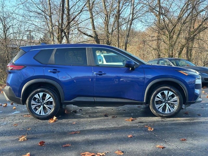 2023 Nissan Rogue SV photo 2