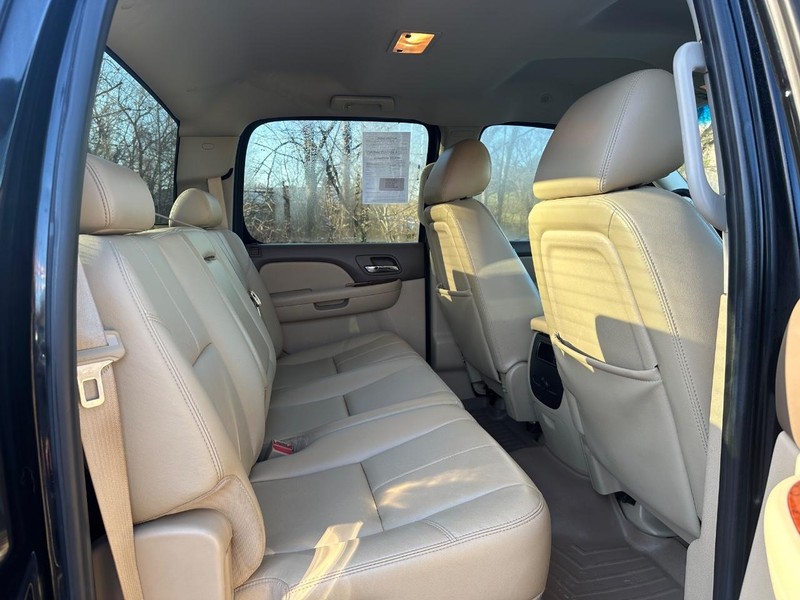 2011 Chevrolet Silverado 2500HD LTZ photo 10