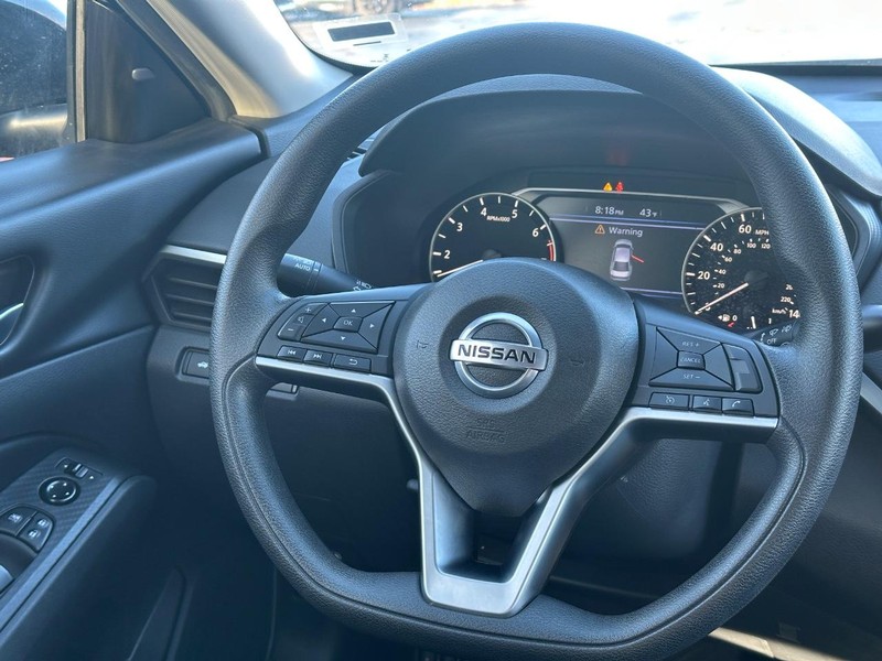 2022 Nissan Altima SV photo 12