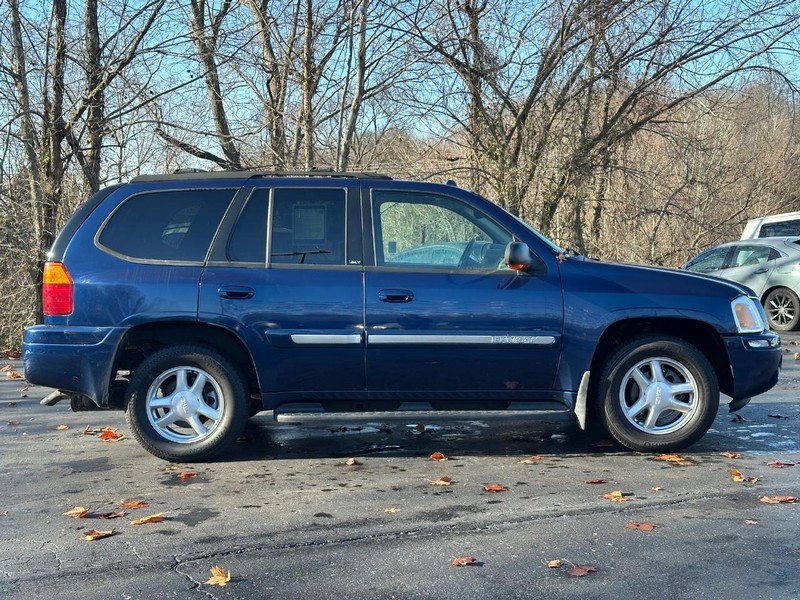 2004 GMC Envoy SLT photo 2