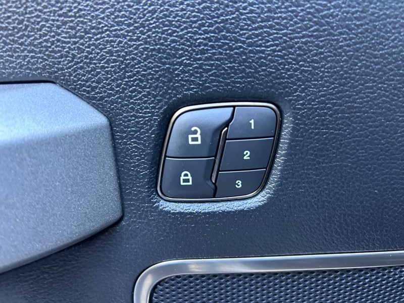 Ford F-150 Vehicle Image 18