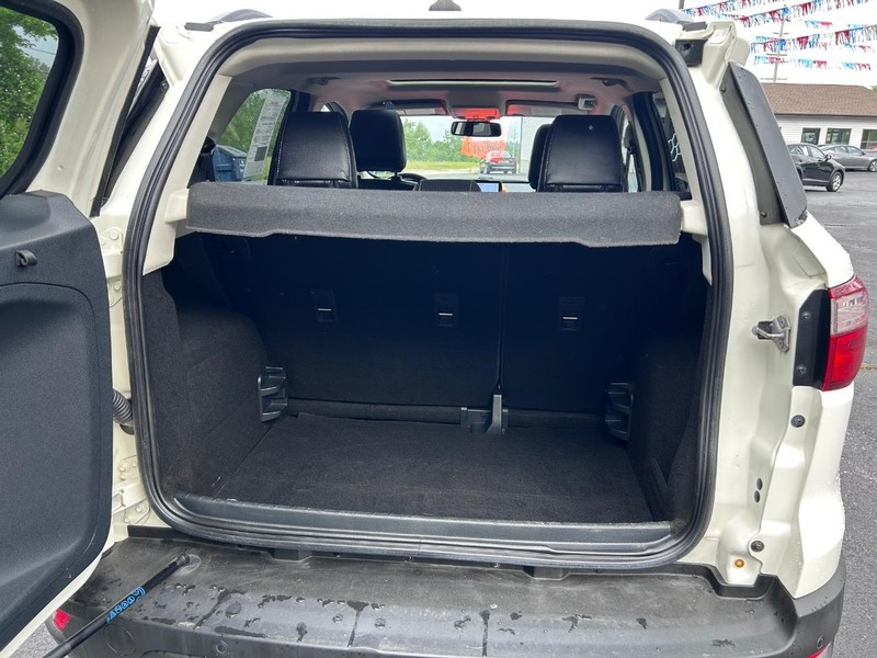 Ford EcoSport Vehicle Image 05